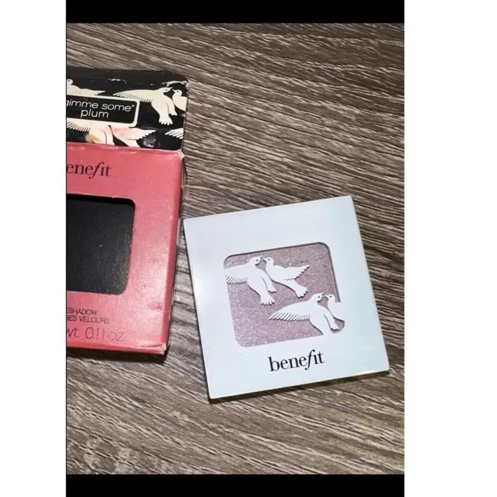 Benefit cosmetics Gimme Some Plum eyeshadow‎ shadow eye